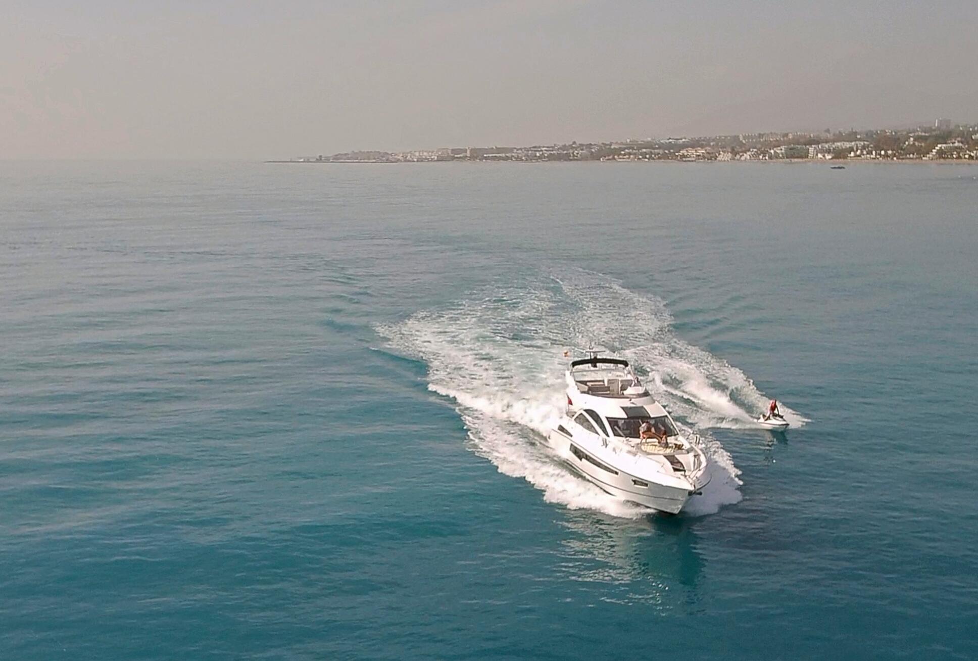 دليل تأجير القوارب في ماربيلا: الخيارات والأسعار