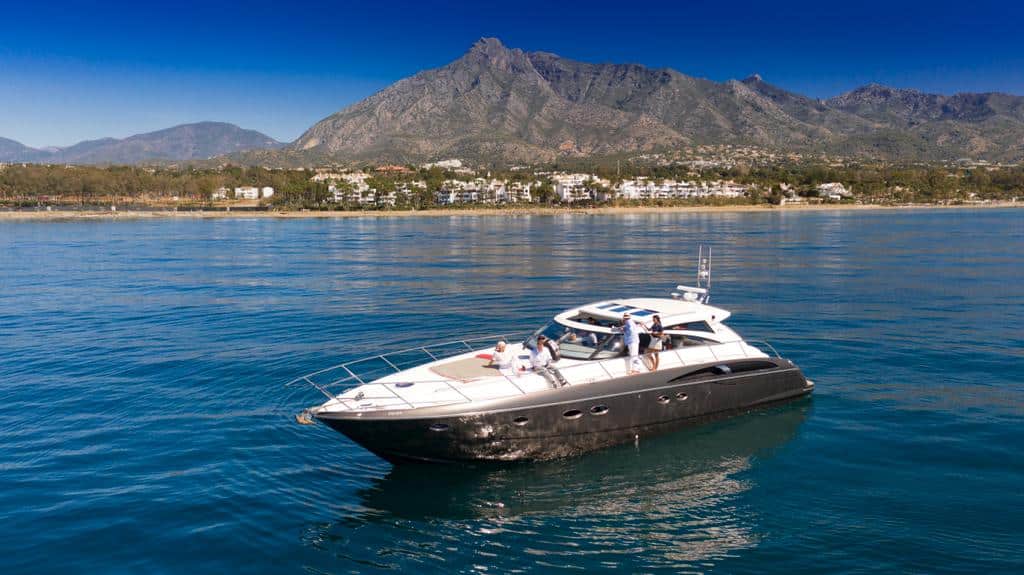 رحلات بحرية فاخرة ماربيلا: وجهات لا تُنسى 